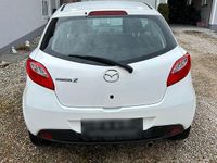Gebraucht Mazda 2 Inclusive 86 PS (63 kW) 2009 Weiß Kleinwagen