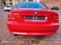 Gebraucht BMW 320 170 PS (125 kW) 2010 Rot Coupé