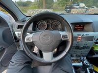 Gebraucht Opel Astra GTC 90 PS (66 kW) 2010 Weiß Kleinwagen
