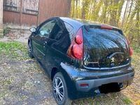 Gebraucht Peugeot 107 68 PS (50 kW) 2013 Schwarz Kleinwagen