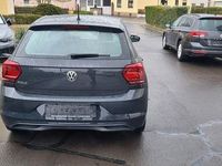 Gebraucht VW Polo Comfortline 95 PS (69 kW) 2018 Grau Kleinwagen
