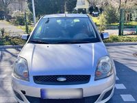 Gebraucht Ford Fiesta 71 PS (52 kW) 2009 Silber Kleinwagen