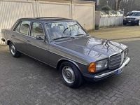 Gebraucht Mercedes E230 136 PS (100 kW) 1982 Grau Limousine