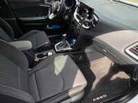 Gebraucht Kia Ceed Vision 140 PS (102 kW) 2020 Weiß Kleinwagen