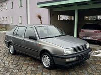 Gebraucht VW Vento 75 PS (55 kW) 1993 Grau Limousine