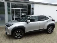 Gebraucht Toyota Yaris Cross 116 PS (85 kW) 2023 Silber SUV
