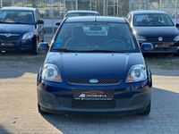 Gebraucht Ford Fiesta 69 PS (50 kW) 2006 Blau Kleinwagen