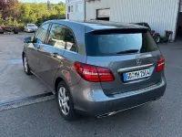 Gebraucht Mercedes B180 122 PS (89 kW) 2018 Grau Kleinwagen