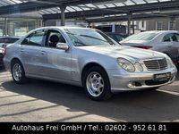 Gebraucht Mercedes E220 Classic 150 PS (110 kW) 2002 Silber Limousine