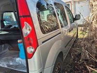 Gebraucht Renault Kangoo Authentique 107 PS (78 kW) 2012 Silber Van / Kleinbus