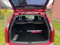 Używany Ford Focus Ambiente 101 KM (74 kW) 2007 Czerwony Sedan/Limuzyna