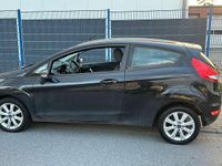 Gebraucht Ford Fiesta Trend 60 PS (44 kW) 2011 Schwarz Kleinwagen