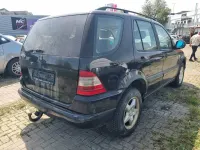 Gebraucht Mercedes ML320 218 PS (160 kW) 1999 Schwarz SUV