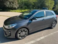 Gebraucht Kia Rio Spirit 99 PS (72 kW) 2017 Grau Limousine