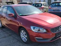 Używany Volvo V60 190 KM (139 kW) 2014 Czerwony Kombi