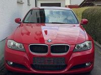 Gebraucht BMW 320 184 PS (135 kW) 2011 Rot Limousine