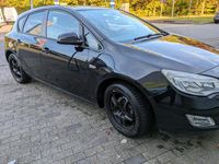 Gebraucht Opel Astra 101 PS (74 kW) 2011 Schwarz Limousine