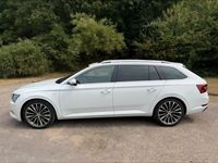 Gebraucht Skoda Superb LAURIN & KLEMENT 280 PS (205 kW) 2017 Weiß Kombi