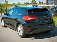 Usado Ford Focus Titanium 125 CV (91 kW) 2021 Negro Berlina