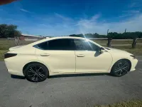 Gebraucht Lexus ES300H 178 PS (130 kW) 2023 Grau Limousine