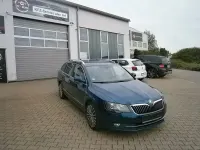Gebraucht Skoda Superb LAURIN & KLEMENT 170 PS (125 kW) 2014 Blau Kombi