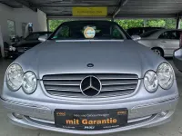 Gebraucht Mercedes CLK320 218 PS (160 kW) 2003 Brillantsilber  metalliclack Cabrio