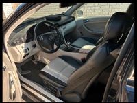 Gebraucht Mercedes C180 143 PS (105 kW) 2005 Blau Coupé