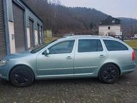 Gebraucht Skoda Octavia 241 PS (177 kW) 2011 Blau Kombi