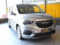Gebraucht Opel Combo Life Elegance 131 PS (96 kW) 2022 Kontrast grau/quarz silber Van / Kleinbus