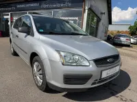 Gebraucht Ford Focus Trend 101 PS (74 kW) 2005 Silber Limousine