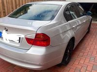 Gebraucht BMW 320 170 PS (125 kW) 2007 Silber Limousine