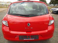 Gebraucht Renault Clio III 75 PS (55 kW) 2012 Rot Kleinwagen