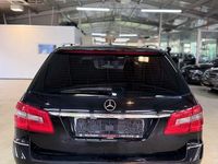 Gebraucht Mercedes E200 136 PS (100 kW) 2010 Obsidianschwarz  metalliclack Kombi