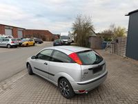 Second-hand Ford Focus 75 CP (55 kW) 2004 Gri Hatchback