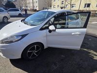 Gebraucht Ford Fiesta Trend 82 PS (60 kW) 2013 Weiß Kleinwagen