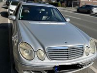 Gebraucht Mercedes E270 Avantgarde 177 PS (130 kW) 2002 Silber Limousine