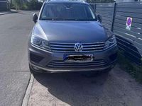 Gebraucht VW Touareg Terrain Tech 262 PS (192 kW) 2017 Grau SUV