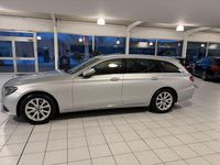 Gebraucht Mercedes E200 184 PS (135 kW) 2019 Iridiumsilber Kombi