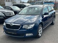 Gebraucht Skoda Superb 140 PS (102 kW) 2011 Blau Kombi