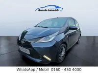 Gebraucht Toyota Aygo X-play 69 PS (50 kW) 2016 Dark blue mica metallic Kleinwagen