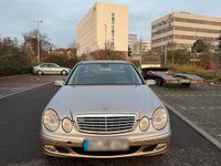 Gebraucht Mercedes E200 163 PS (119 kW) 2005 Gold Limousine