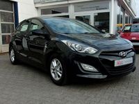 Gebraucht Hyundai i30 Edition 99 PS (72 kW) 2013 Schwarz Limousine