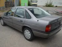 Usata Opel Vectra 90 CV (66 kW) 1992 Grigio Berlina