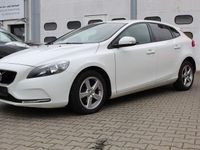 Gebraucht Volvo V40 Kinetic 120 PS (88 kW) 2016 Ice white Kombi
