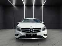 Gebraucht Mercedes A180 122 PS (89 kW) 2012 Calcitweiss  unilack Kleinwagen
