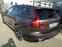 Gebraucht Volvo V60 Plus 197 PS (144 kW) 2024 Platinum grey Kombi