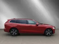 Gebraucht Volvo V60 Core 197 PS (144 kW) 2024 Rot Kombi