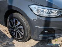 Gebraucht VW Touran Active 150 PS (110 kW) 2022 Uranograu Van / Kleinbus