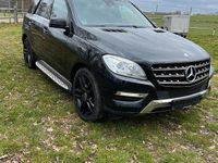 Gebraucht Mercedes ML350 258 PS (189 kW) 2011 Schwarz SUV