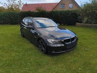 Gebraucht BMW 320 177 PS (130 kW) 2008 Schwarz Kombi